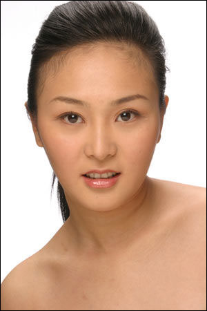 云南第一人造美女现身(图)