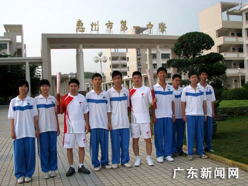 在广东惠州读初中,要去广州读初中清华附中人大附中与高中优缺点图片