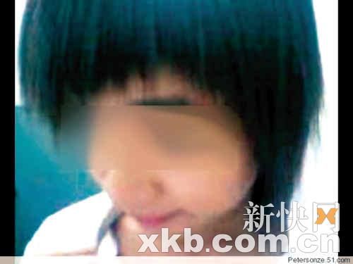 广州中学中学生上网秀校长?某传媒乳房断然否名校刻壹美女图文图片