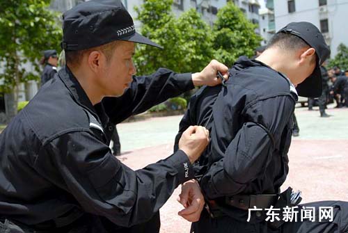 广州边检民警学警棍警绳手铐