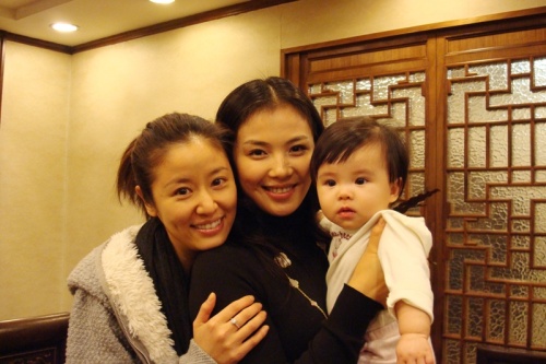 组图:女演员刘涛博客曝光女儿照片