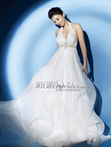 胸大照婚纱图_婚纱礼服图片 打造最美新娘的几大婚纱风格(2)