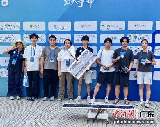 广东以色列理工学院CUADC飞行器团队。 受访者 供图 广东以色列理工学院CUADC飞行器团队。 受访者 供图