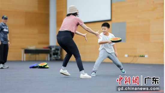 图为2025年粤港澳大湾区交流营·粤港澳青少年体育发展项目(第三期)活动现场。(广东省青少年体育联合会供图) 图为2025年粤港澳大湾区交流营·粤港澳青少年体育发展项目(第三期)活动现场。(广东省青少年体育联合会供图)