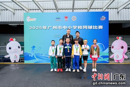 比赛合影。通讯员 供图 比赛合影。通讯员 供图