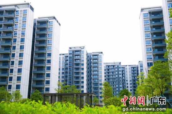白云机场三期扩建工程平西安置区-北区、凤和地块3000余套安置房将于年底交付。何雅婷 摄 白云机场三期扩建工程平西安置区-北区、凤和地块3000余套安置房将于年底交付。何雅婷 摄