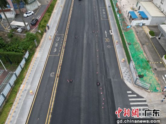 ��·�������ӳ�������̯��ʩ���ֳ����н����ֹ�ͼ