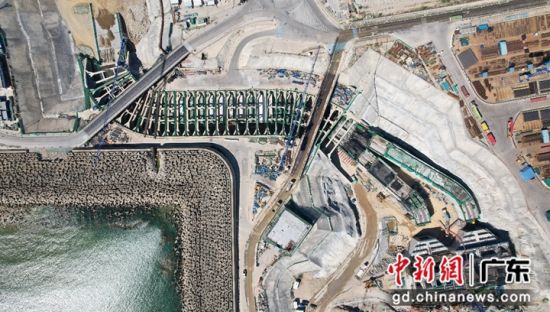 取水暗涵、取水头部航拍图。张祖瑞 摄 取水暗涵、取水头部航拍图。张祖瑞 摄