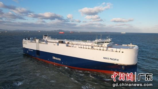 7000��λLNG˫ȼ���������䴬���м���ͼ