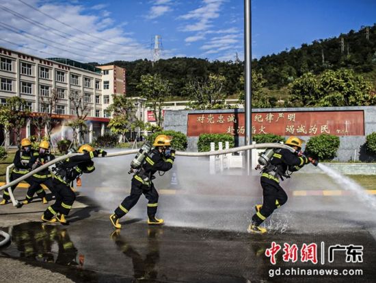 抢险救援工作表现突出。受访方 供图 抢险救援工作表现突出。受访方 供图