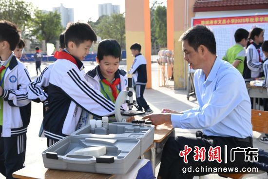 “护蕊计划”“心桥相通”科普行动近日在广西防城港市举行。通讯员 供图 “护蕊计划”“心桥相通”科普行动近日在广西防城港市举行。通讯员 供图