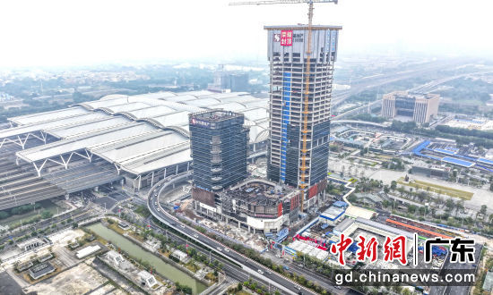 ݻó׹㳡Ŀ2շⶥнľ ͼ