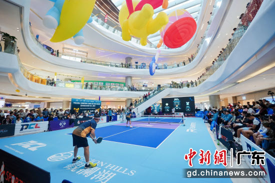 赛事走入商圈。主办方供图 赛事走入商圈。主办方供图