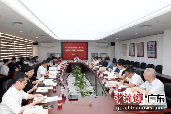 ����������ί������ѧϰ������(����)ѧϰ�ᡢ�߽��ʮһ�γ�ί�����ߡ�ѧ�涨��ǿ���硢�������������ר�������ֳ����ܷ��߹�ͼ