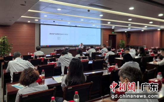 “财务审计”人才库参加国有资产管理专项培训。 谭敏 摄 “财务审计”人才库参加国有资产管理专项培训。 谭敏 摄