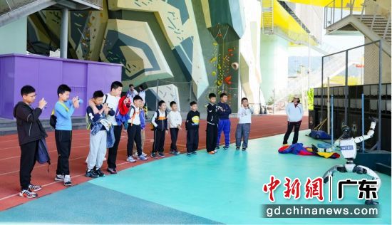 图为2025年粤港澳大湾区交流营·粤港澳青少年体育发展项目(第四期)现场。 广东省青少年体育联合会 供图 图为2025年粤港澳大湾区交流营·粤港澳青少年体育发展项目(第四期)现场。 广东省青少年体育联合会 供图