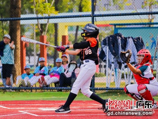 �����е�С��Ա�����췽��ͼ