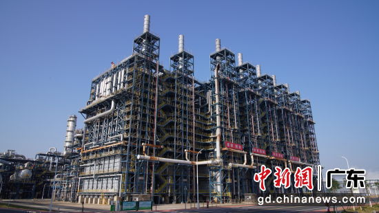 乙烯装置裂解炉外观。赵凤莉 摄 乙烯装置裂解炉外观。赵凤莉 摄