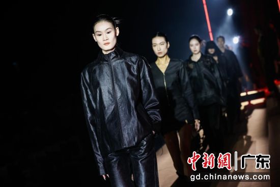 香云纱时尚秀。顺德区委宣传部 供图 香云纱时尚秀。顺德区委宣传部 供图