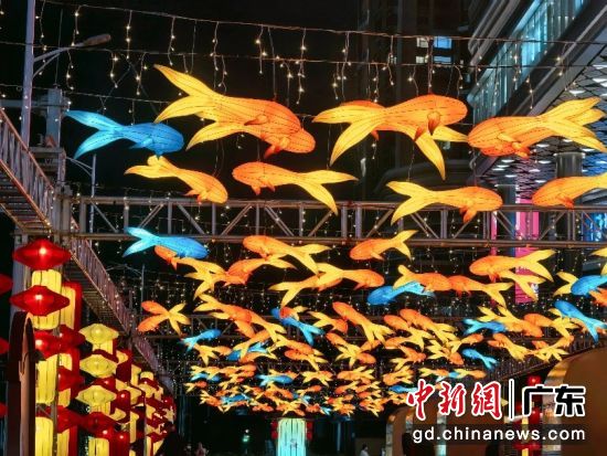 ��ϪK11������һ�����ˡ�����ҹ��ʵ�ġ�ͨѶԱ ��ͼ