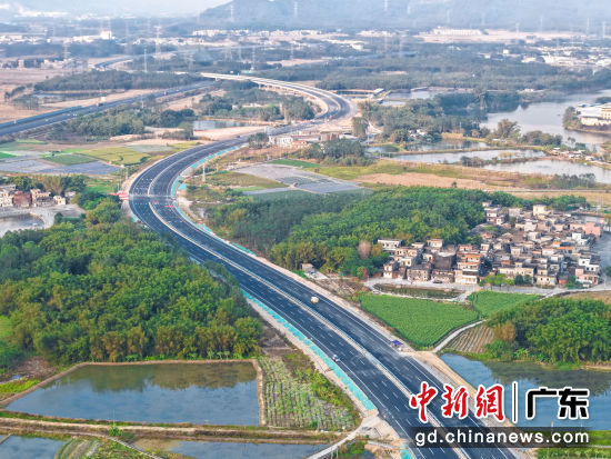 国道G325线鹤山址山至开平塘口段改建工程。黄锐 摄 国道G325线鹤山址山至开平塘口段改建工程。黄锐 摄