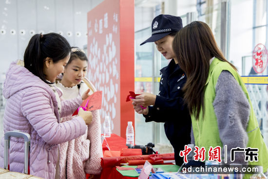 ��Ա��Ϊ�ÿ��ṩ���񡣶�ݸ��վ�ɳ�����ͼ