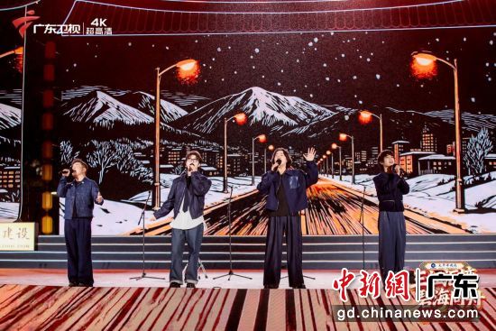 人文民谣乐队水木年华惊喜亮相。广东卫视 供图 人文民谣乐队水木年华惊喜亮相。广东卫视 供图