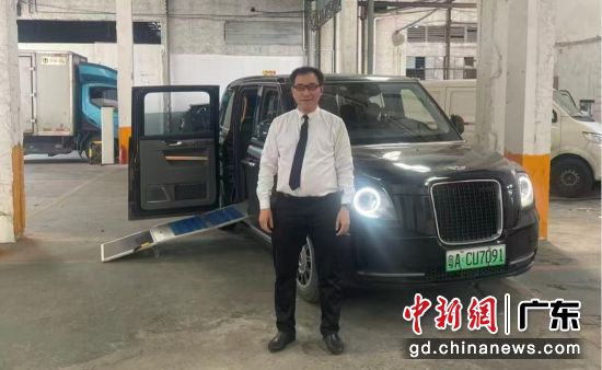 无障碍专车司机徐伟雄。受访方 供图 无障碍专车司机徐伟雄。受访方 供图