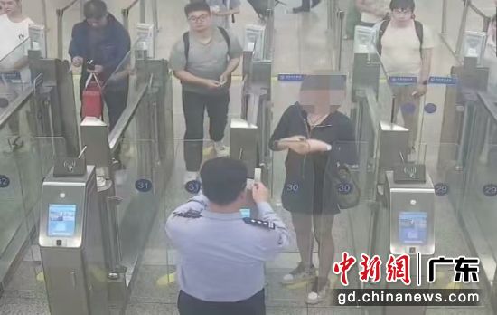 ���������ð������֤���ÿͽ�ĳ�� �ʸڱ߼�վ��ͼ