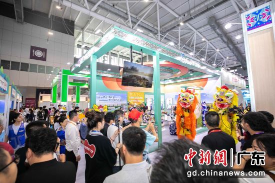 田阳区非遗展演吸引观众。主办方供图 田阳区非遗展演吸引观众。主办方供图