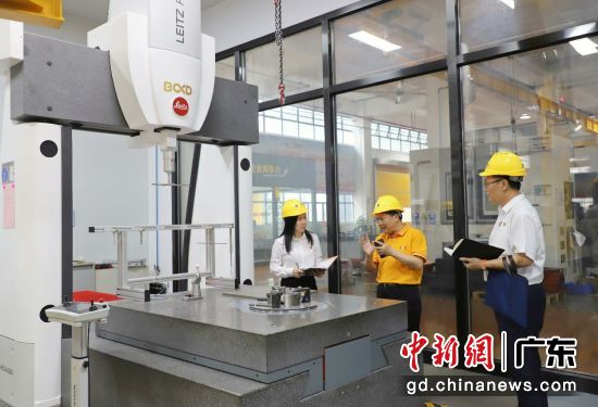 农行南海分行工作人员深入制造企业对接金融需求。受访方 供图 农行南海分行工作人员深入制造企业对接金融需求。受访方 供图
