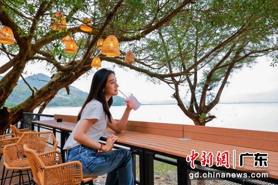 山海风光吸引游客。深汕供图 山海风光吸引游客。深汕供图