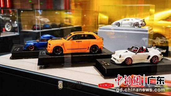 车模展示。主办方 供图 车模展示。主办方 供图