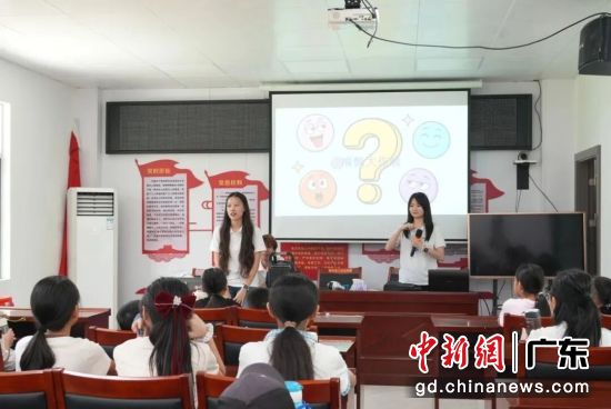 授课现场。“客韵新声”突击队 供图 授课现场。“客韵新声”突击队 供图