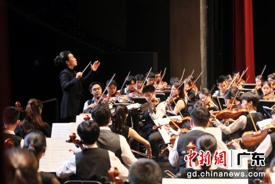 东莞松山湖展演中心演出现场。许磊 摄 东莞松山湖展演中心演出现场。许磊 摄