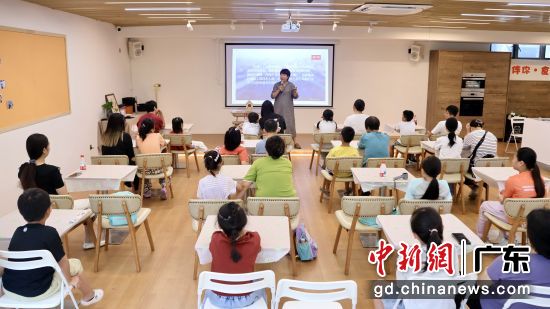 图为科普课堂。主办方供图 图为科普课堂。主办方供图