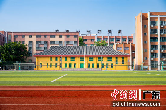 广州花都一中扩建项目近日竣工投用。通讯员 供图 广州花都一中扩建项目近日竣工投用。通讯员 供图