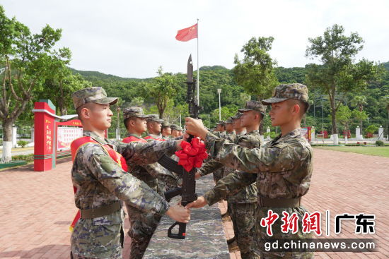 退役仪式。王峻锐 摄 退役仪式。王峻锐 摄