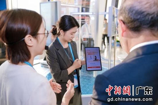 “平安跨境康”产品亮相深圳科创展。通讯员 供图 “平安跨境康”产品亮相深圳科创展。通讯员 供图