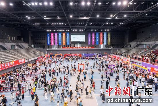 深信大迎来2026级新生。深信大供图 深信大迎来2026级新生。深信大供图
