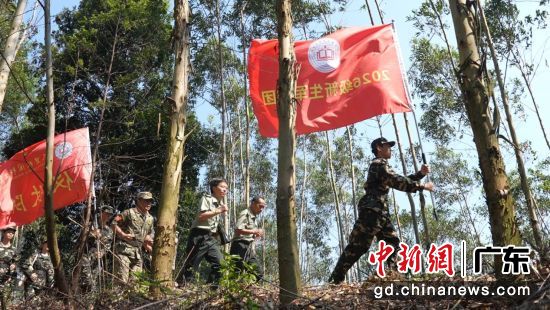 广东碧桂园职业学院新生近日开展10公里徒步拉练。通讯员供图 广东碧桂园职业学院新生近日开展10公里徒步拉练。通讯员供图