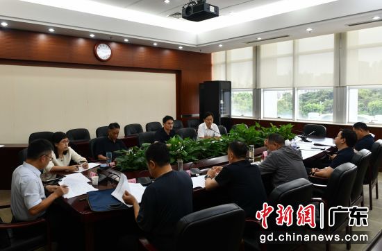 分组研讨。李琰 摄 分组研讨。李琰 摄