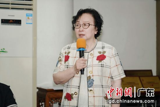 深圳市免疫医学转化(龙华)研究院院长、广东省风湿免疫专业质量控制中心主任、广东省免疫疾病临床医学研究中心主任古洁若教授。主办方 供图 深圳市免疫医学转化(龙华)研究院院长、广东省风湿免疫专业质量控制中心主任、广东省免疫疾病临床医学研究中心主任古洁若教授。主办方 供图