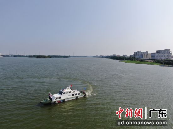 9月23日粤东四市海事部门在韩江汕头段开展联合巡航。余佳妮摄 9月23日粤东四市海事部门在韩江汕头段开展联合巡航。余佳妮摄