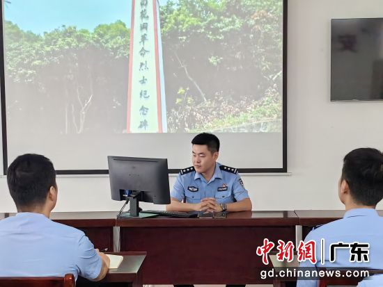 专题座谈会现场。周飞燕 摄 专题座谈会现场。周飞燕 摄