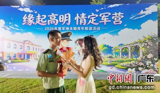 心动表白。唐国雷 摄 心动表白。唐国雷 摄