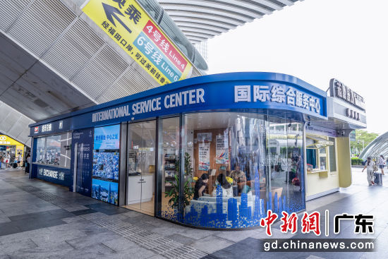 深圳北站东广场国际综合服务中心。田恬 摄 深圳北站东广场国际综合服务中心。田恬 摄