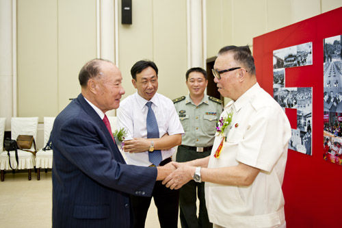 中国人民武装警察部队原司令员周玉书中将,广州市原市长黎子流出席了