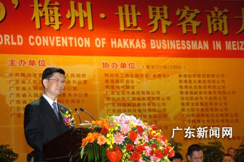 丝宝集团董事长