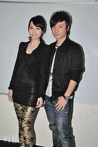 邓丽欣露点艳照传日本 否认10月嫁方力申(图